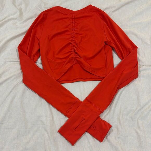 Gilly Hicks GO Ultra Cropped Long Sleeve Top • Red • Size XX-Small • EUC - Picture 2 of 2